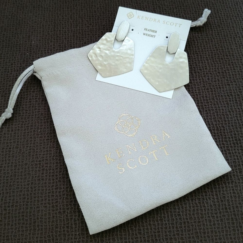 Kendra Scott "Finch" Drop Earrings in Rhodium🤍